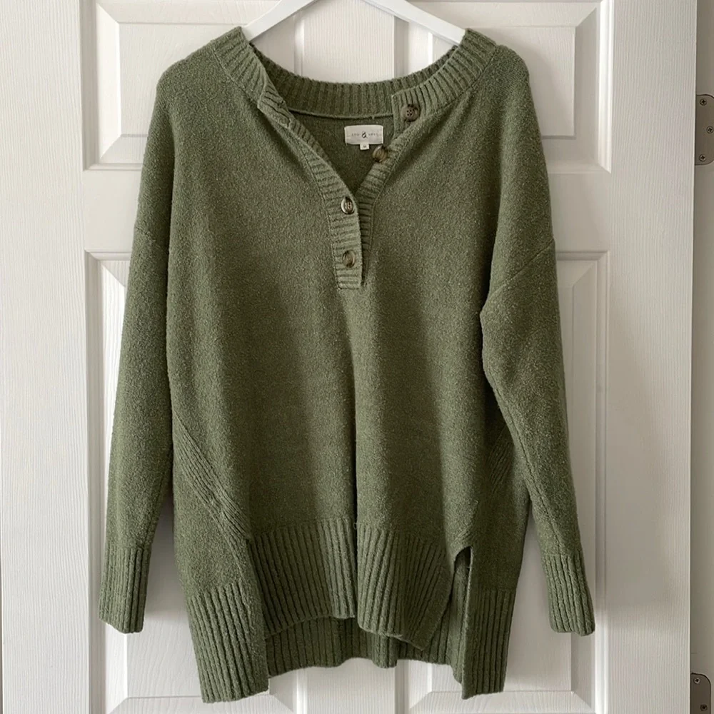 Green button down sweater - Picture 1 of 1
